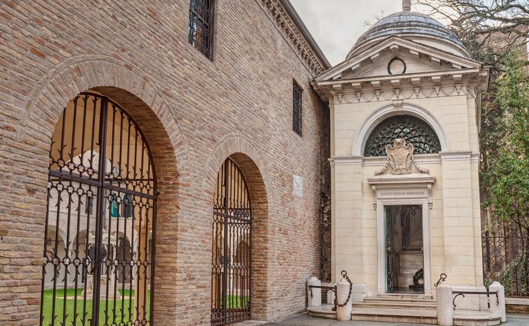 Ravenna, Emilia Romagna, Italy: tomb of the italian poet and writer Dante Alighieri