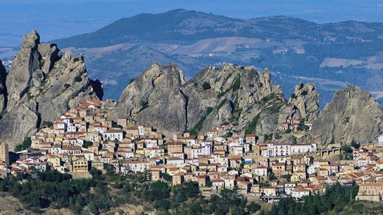 BASILICATA Castelmezzano dolomiti-lucane @basilicatanelcuore