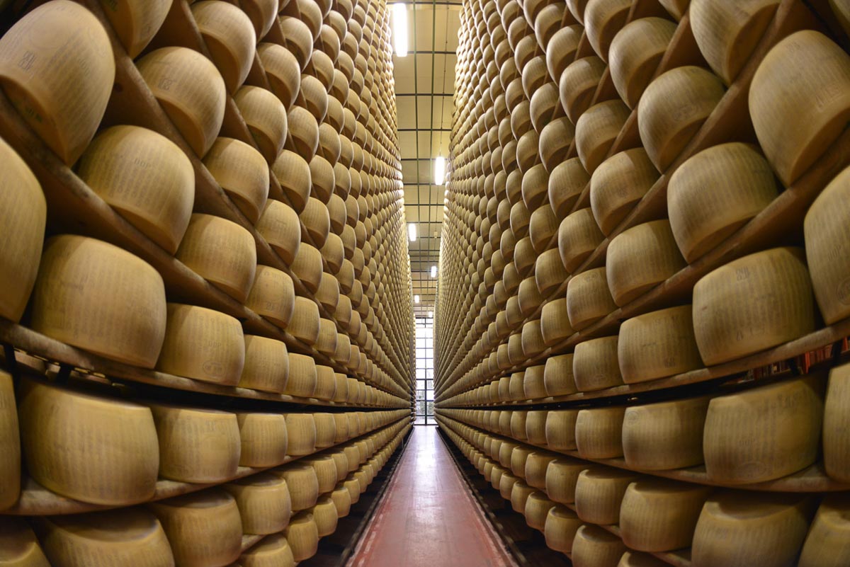 Montecavolo,,Reggio,Emilia/italy,-,04/15/2017:,Thousands,Of,Forms,Of,Parmigiano