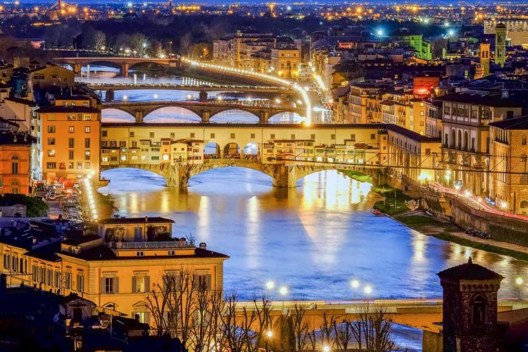 Florence, Ponte Vecchio Scenics night view