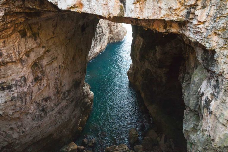 Lazio Grotta gaeta del turco shutterstock_456417856