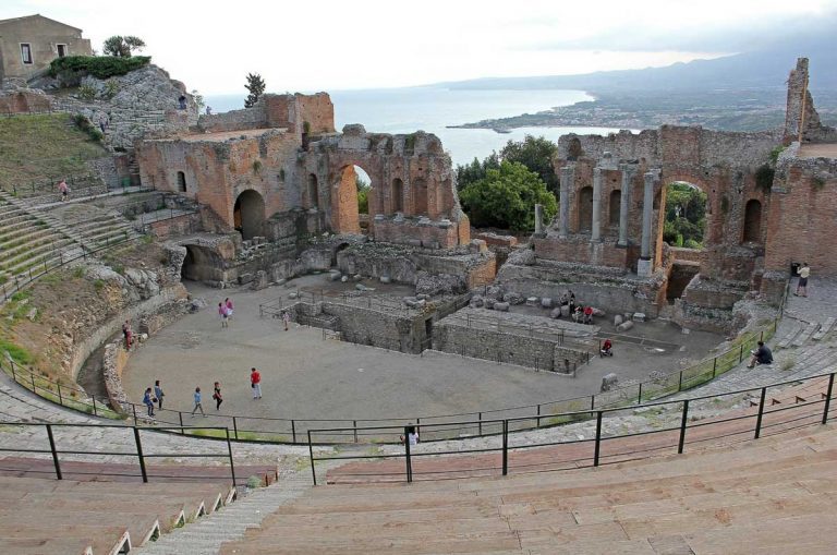 teatro-greco-romano-4704043_1920