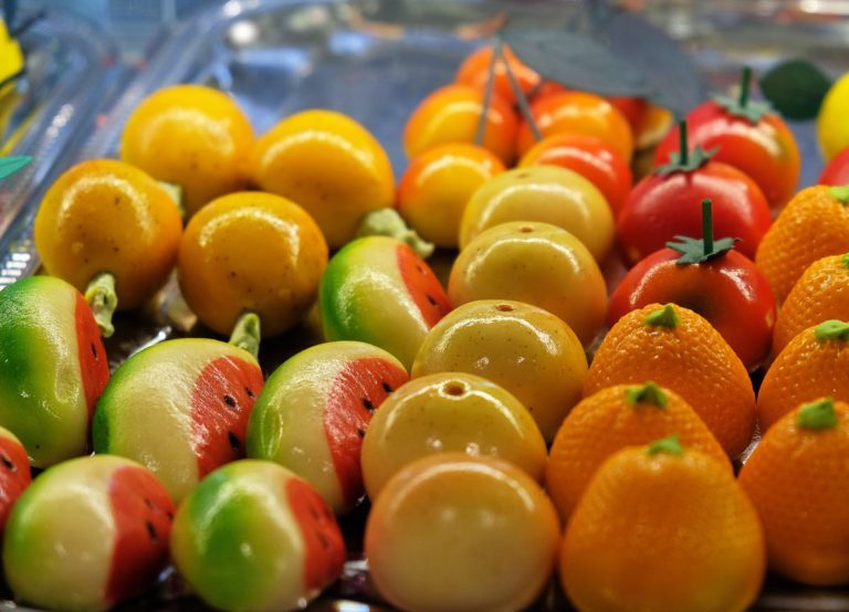 פירות מארטוראנה העשויים מרציפן