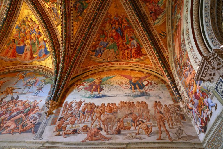 83270420 - orvieto - duomo interior. , beautiful cathedral in orvieto, umbria, italy