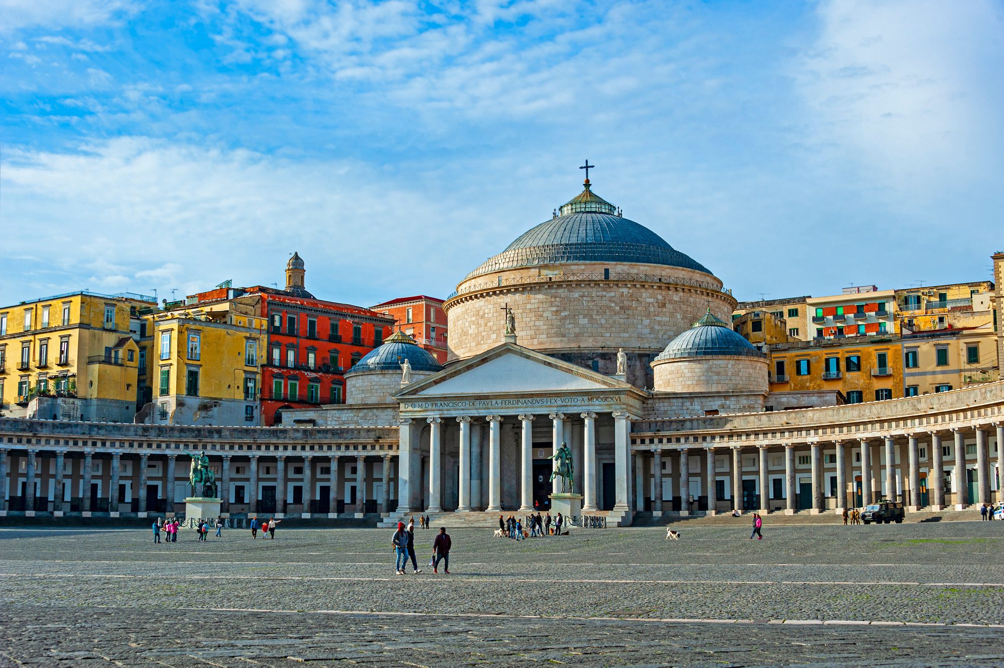 Naples,,Italy,-,January,21,,2017:,View,Of,The,Piazza