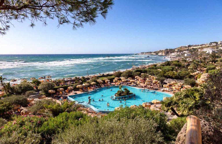 Campania-Ischia-parco-termale-giardini-poseidon-shutterstock_1085977469.jpg