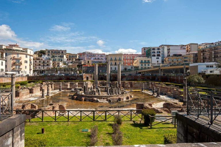 Campania-Pazzuoli-Macellum-temple-of-Serapis-shutterstock_1368575462.jpg