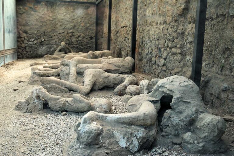 Campania-Pompei-Orto-dei-Fuggiaschi-shutterstock_179318804.jpg
