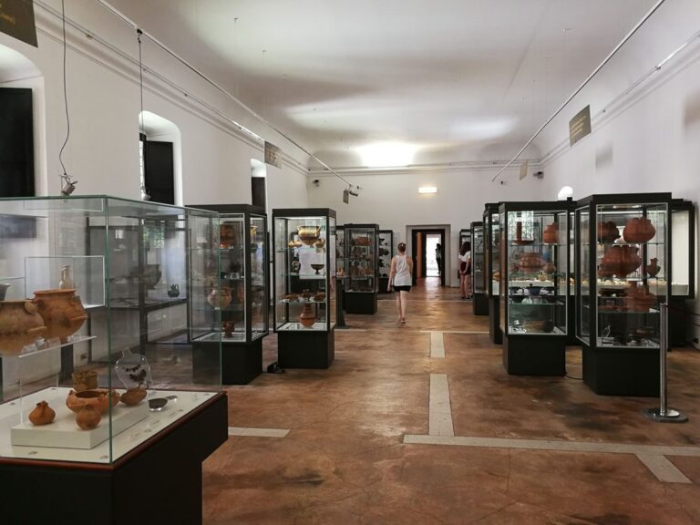 Campania-Salerno-Museo-archeologico-provinziale-shutterstock_1295943385.jpg