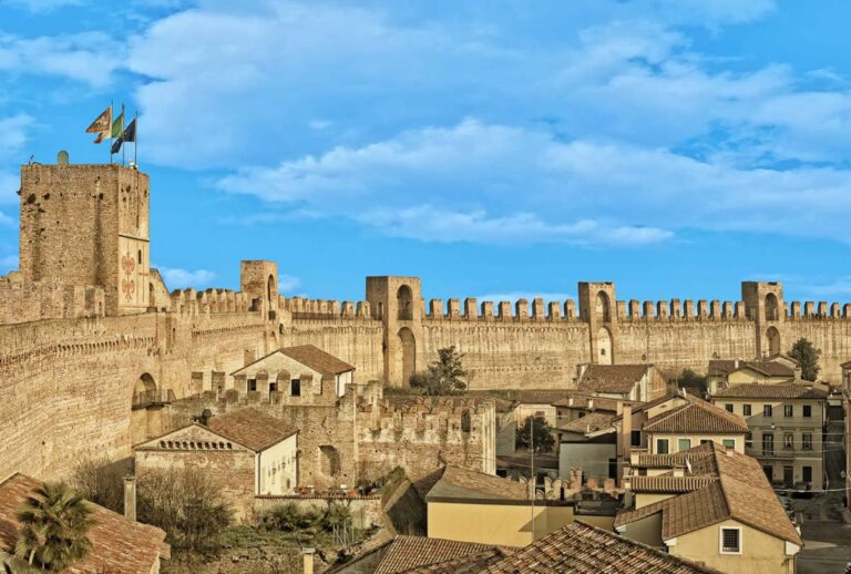 Cittadella-shutterstock_372165091.jpg