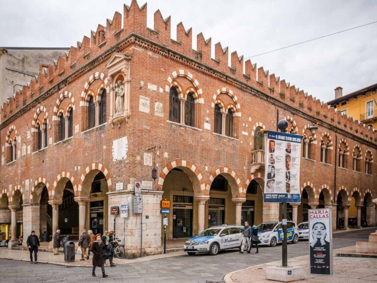 Domus-Mercatorum-shutterstock_1732980086.jpg