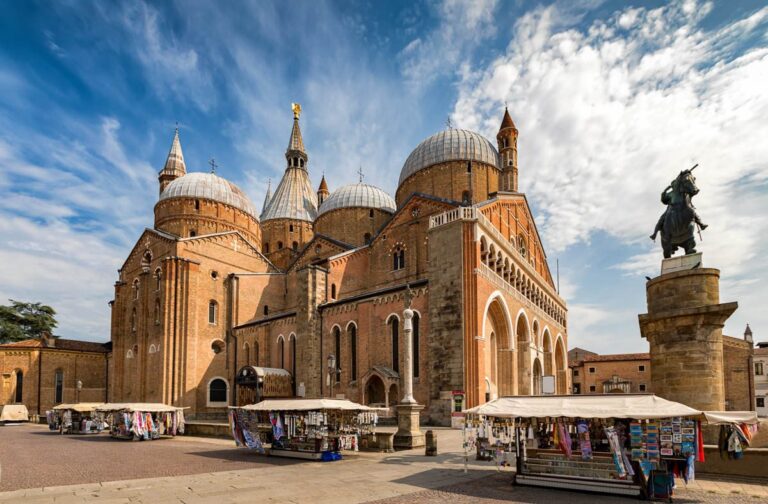 PADOVA-BASILICA-SAN-ANTONIO.jpg