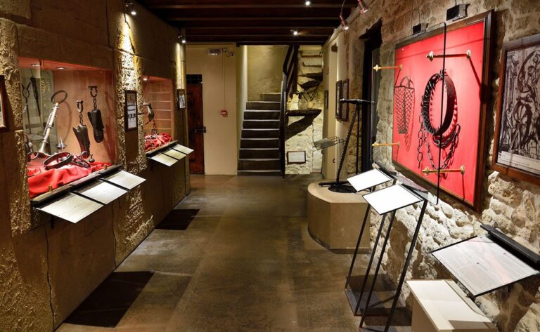 San-marino-Museo-tortura-shutterstock_1740239309.jpg