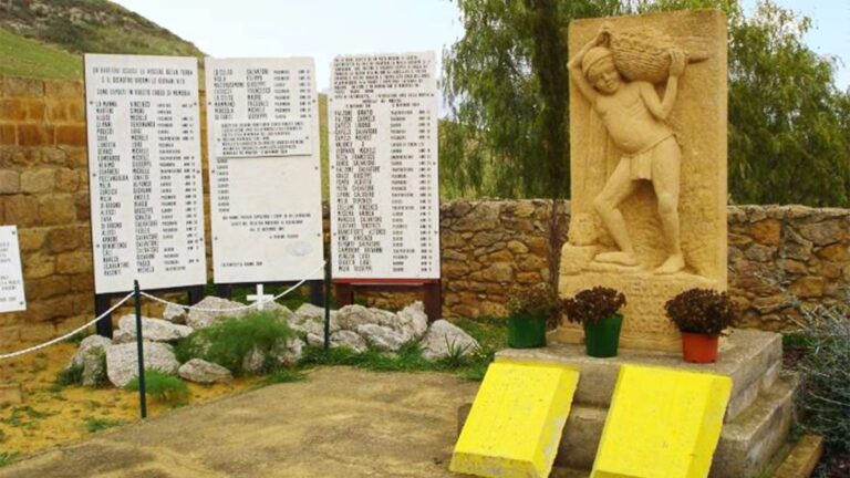 Sicilia-caltanissetta-Cimitero-dei-carusi.jpg