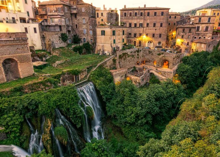 Villa-Gregoriana-Tivoli-shutterstock_1163007997.jpg