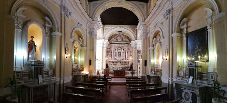 campania-Avellino-Chiesa-di-santa-maria-constantinopoli-shutterstock_1217657218.jpg